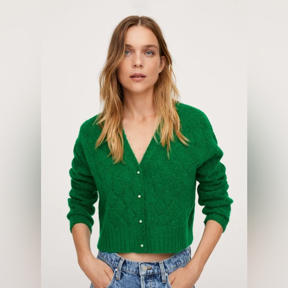 Fine knit fabric, Openwork Cropped V-neck, Cable knit, Faux pearl button - Picture 6 of 6